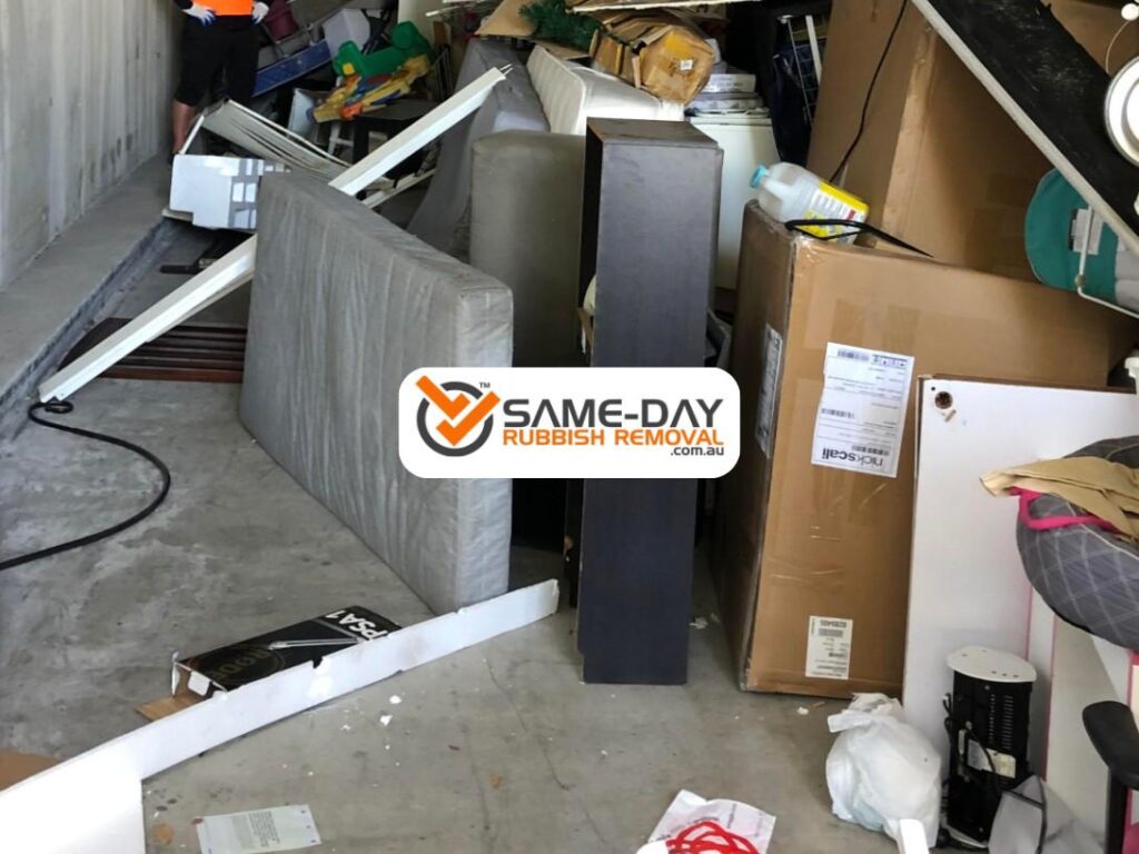 Before and After for Rubbish Removal on Cheltenham Properties Before and After for Rubbish Removal on Cheltenham Properties